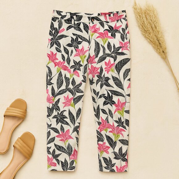 Lands’ End Black White Floral Lily Print Crop Pants Size 10P - Picture 2 of 12